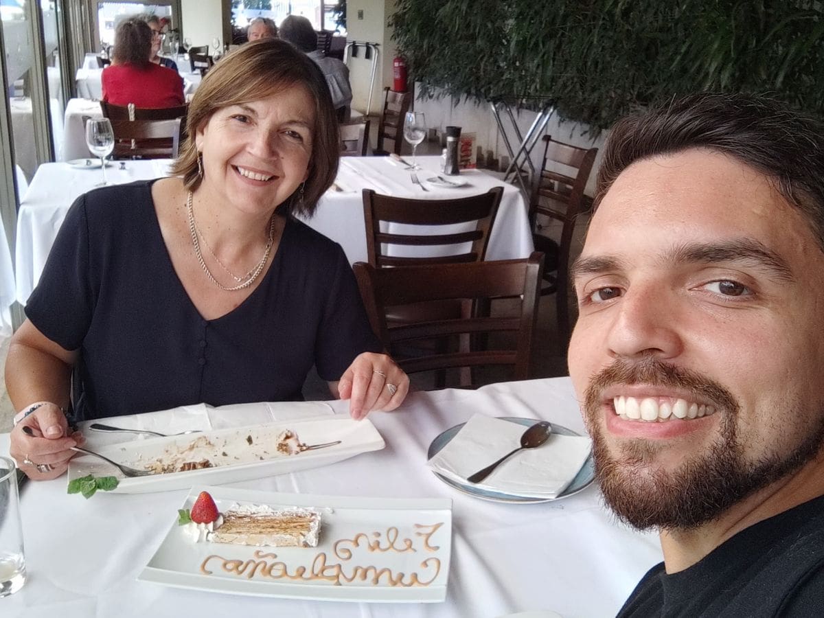 “Vi volar a mi hijo y pensé que lo habían matado; esta medalla de oro con el Team Chile ha significado mucho para él”