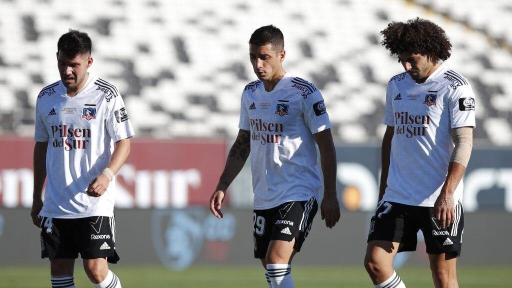17 DE ENERO DE 2021/SANTIAGOJugadores de Colo Colo en lamento, durante el partido valido por la fecha 31 del Campeonato Nacional AFP PlanVital 2020, entre Colo Colo y Universidad de Chile, disputado en el Estadio Monumental.
FOTO: FRANCISCO LONGA/AGENCIAUNO