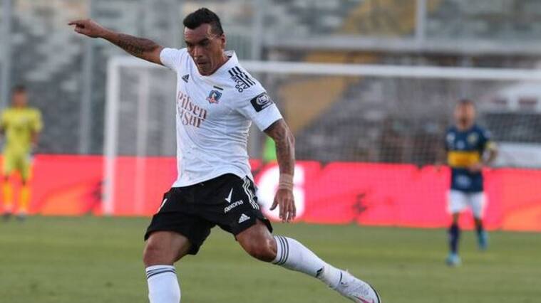 Ex delanteros de Colo Colo defienden el regreso de Esteban Paredes: "Si juega o no, va a ser un aporte"