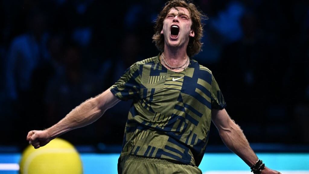 Andrey Rublev se impone a Daniil Medvedev en el arranque del Grupo Rojo en las ATP Finals