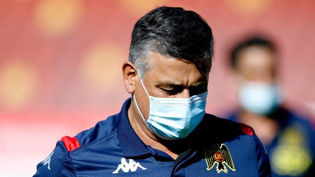 12 de Diciembre del 2020/SANTIAGOEl Director Tecnico de Union Española Ronald Fuentes(c) ,durante el partido valido por la Vigésimo tercera fecha del Campeonato Nacional AFP PlanVital 2020, entre Union Española vs Colo Colo, disputado en el Estadio Santa Laura.
FOTO:FRANCISCO LONGA/AGENCIAUNO