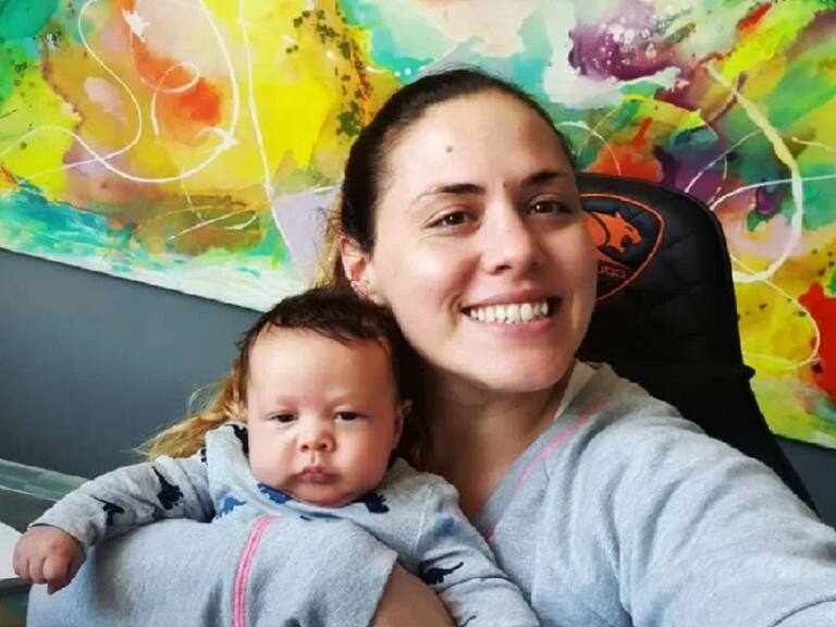 «Le entretienen las voces»: Natalia Duco reveló que su hijo disfruta las clases telemáticas