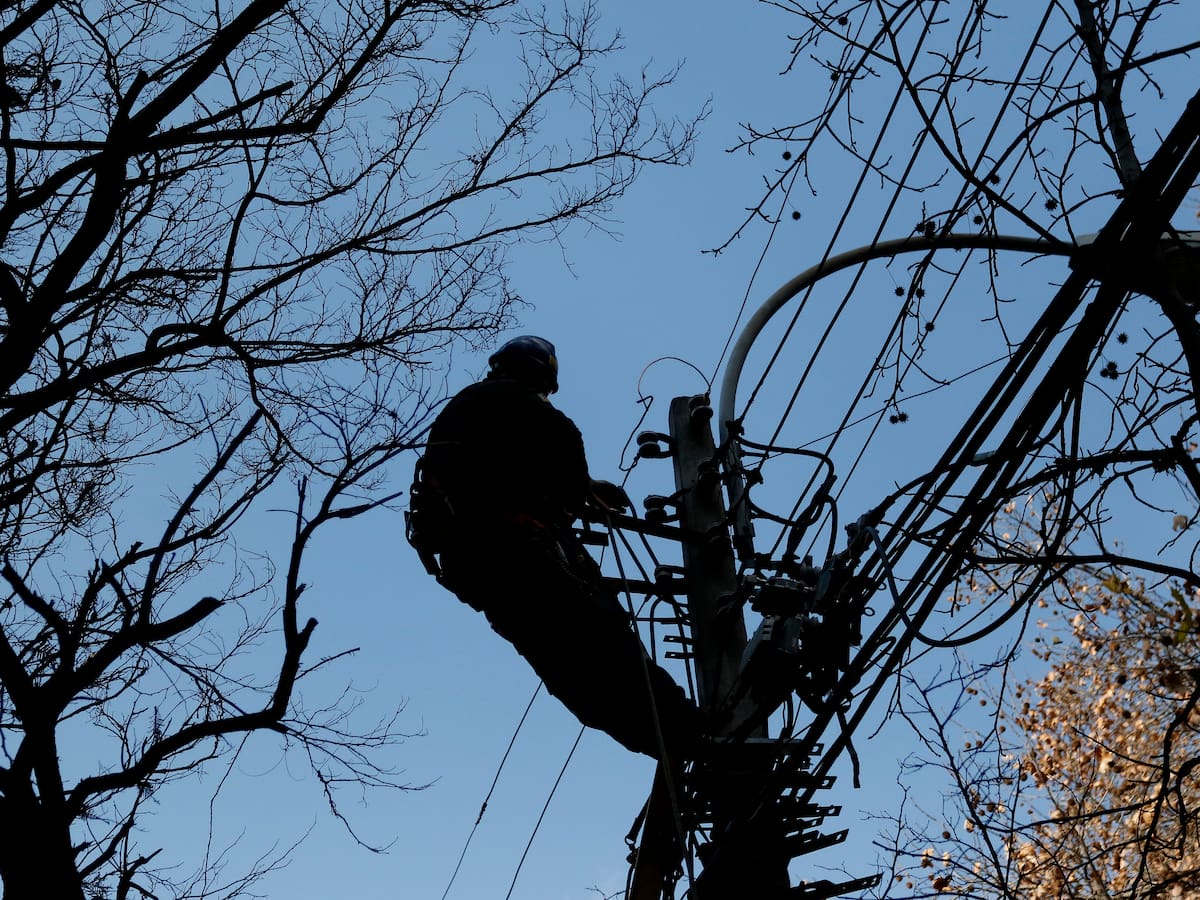 Corte de luz en 14 comunas de Santiago este viernes 6 de febrero: revisa si tu sector está afectado