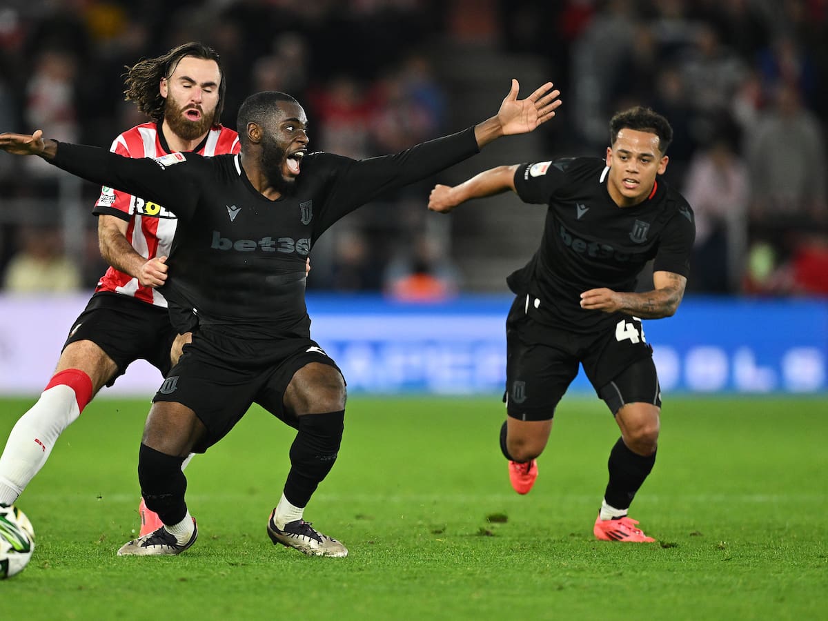 Ben Brereton vuelve a jugar en sufrida clasificación del Southampton en la Copa de la Liga Inglesa