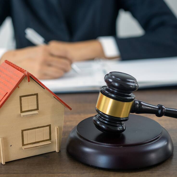 Tercería de un dominio y posesión en Chile: diferencias clave y cuándo utilizar cada acción para evitar un embargo