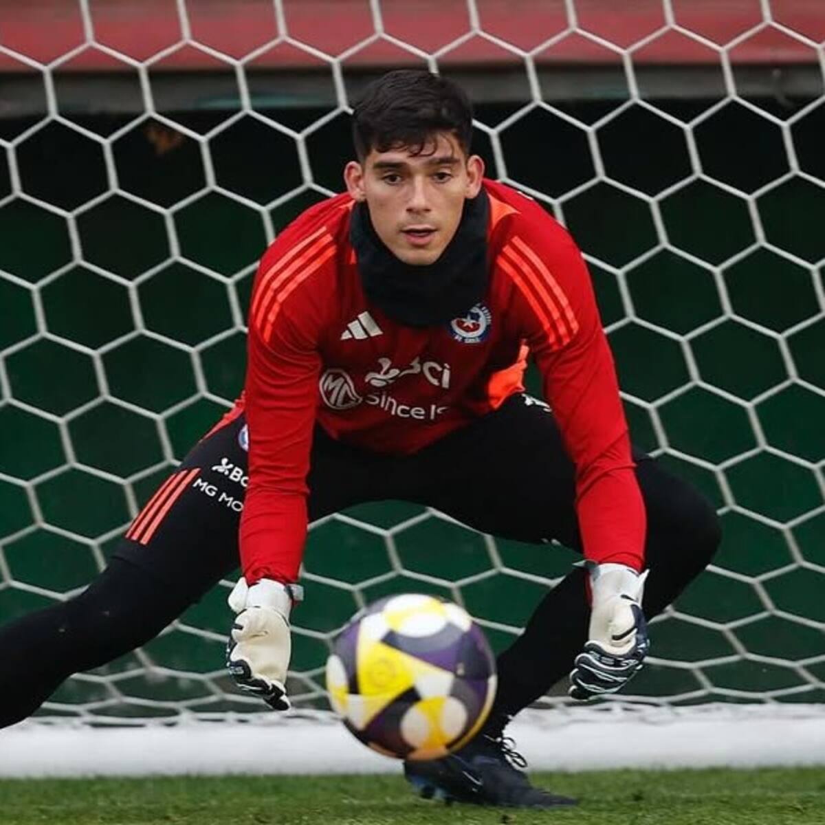 Nuevo giro en la carrera de Vicente Reyes: se confirma su futuro en Inglaterra