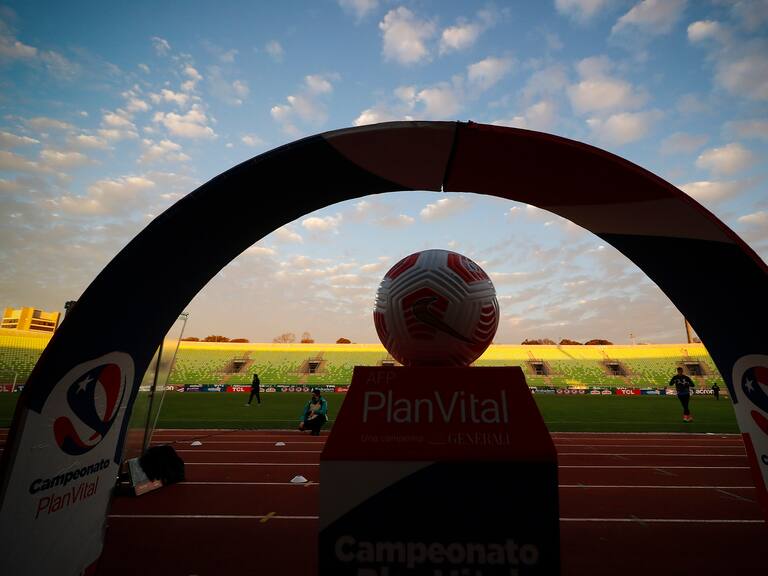 Otro paso en el Congreso: aprueban la prohibición de la multipropiedad de clubes en el fútbol chileno