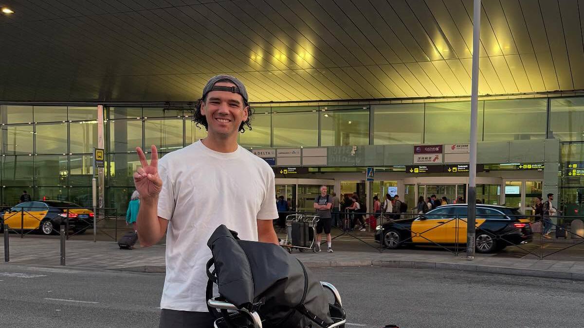 Conocido influencer español recorrerá toda América en un auto de 1998 y revela el principal desafío que tendrá al recorrer Chile