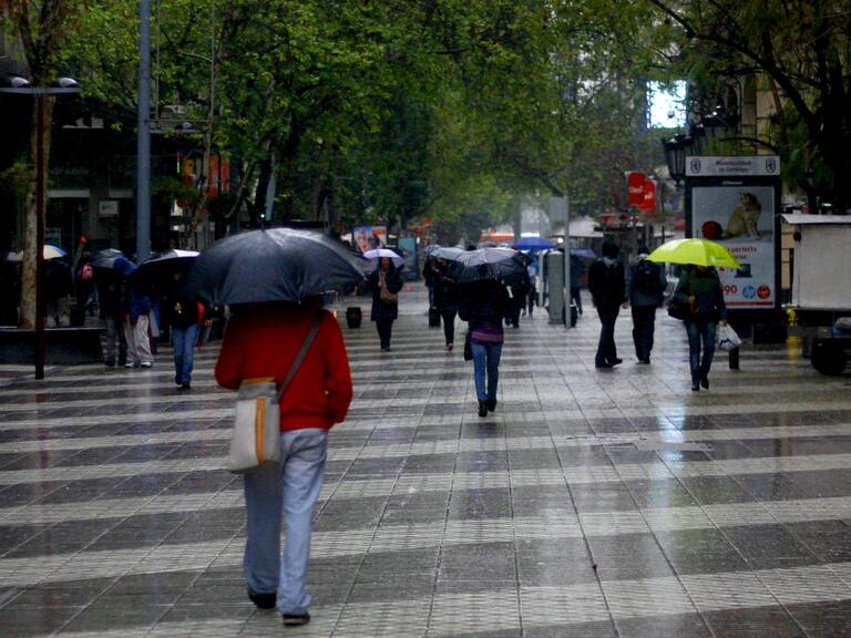 ¿Vuelve la lluvia a Santiago? Dónde habrá precipitaciones durante esta semana en Chile