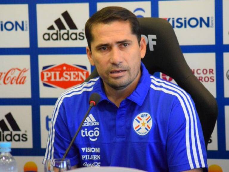 ¿Nuevo candidato? Gustavo Morínigo estaría en la órbita de Colo-Colo para asumir como entrenador