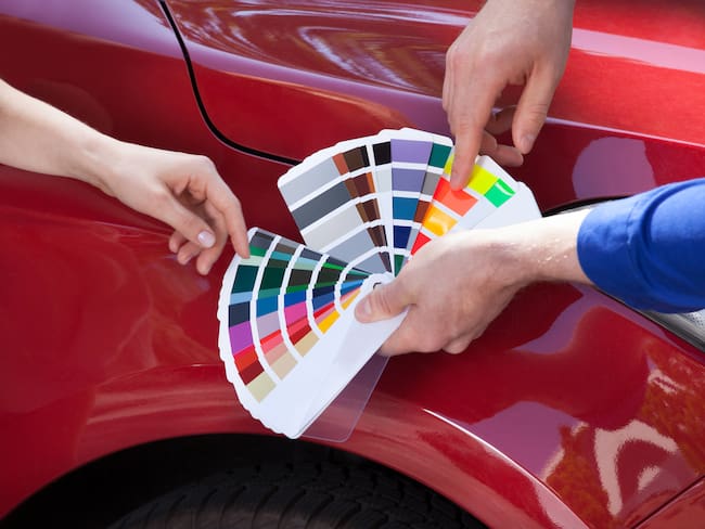 Estudio determina cuáles son los colores de vehículos más propensos a tener accidentes