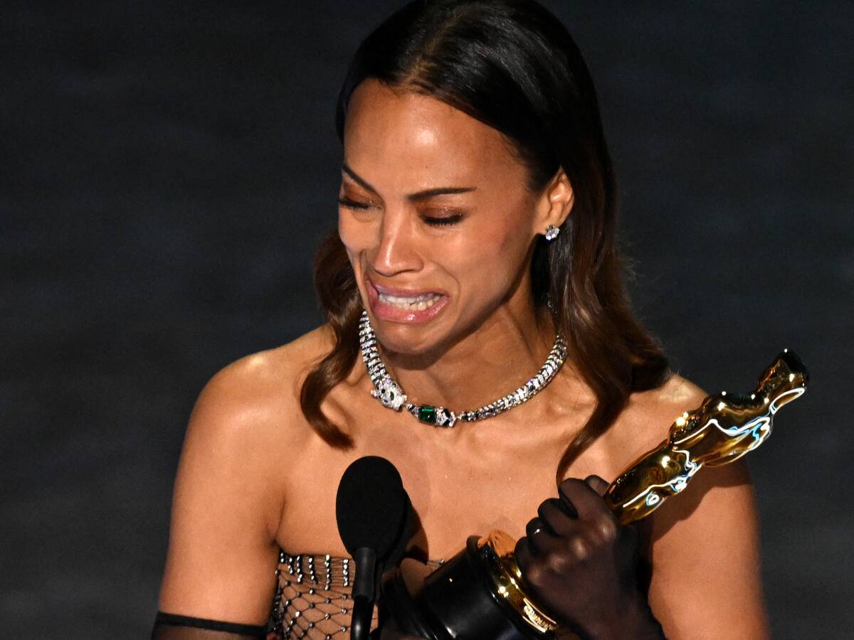 “Soy una orgullosa...”: Zoe Saldaña rompe en llanto en los Oscar 2025 tras ganar por la polémica “Emilia Pérez”