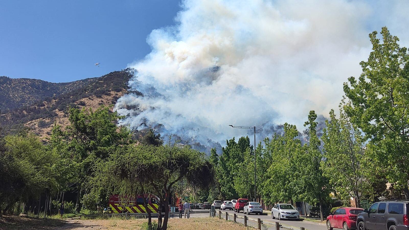 Incendio afecta ladera del Cerro Manquehue a cuatro días de la última emergencia en la zona