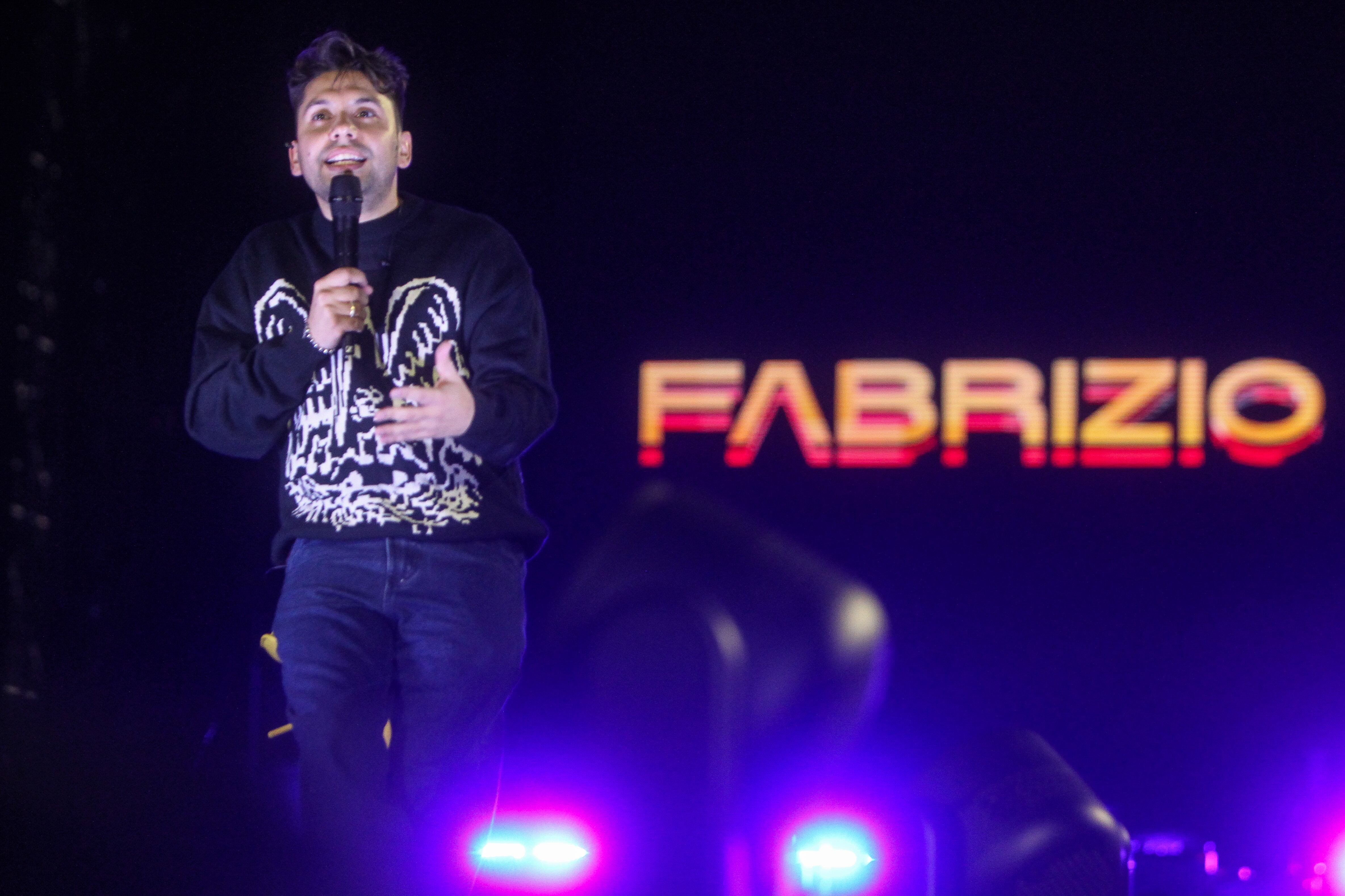 Fabrizio Copano abre el concierto de Los Bunkers en su primer día de presentación en el Estadio Nacional / Agencia Uno