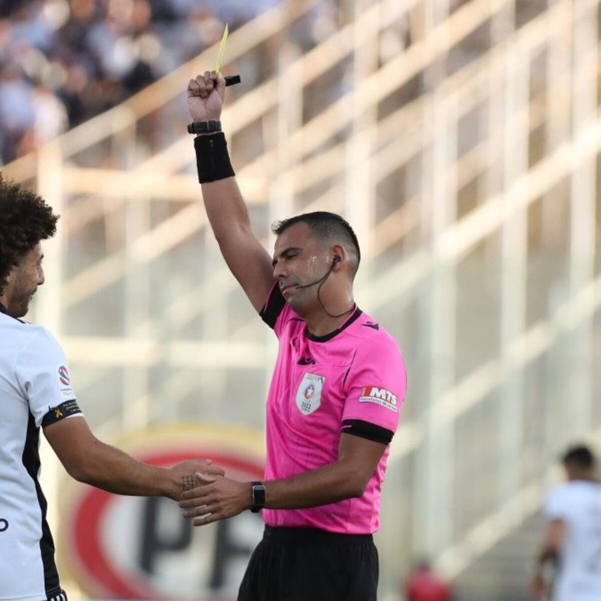 Expulsiones temporales y más poder al VAR: las nuevas reglas que podría aplicar la IFAB al desarrollo del fútbol