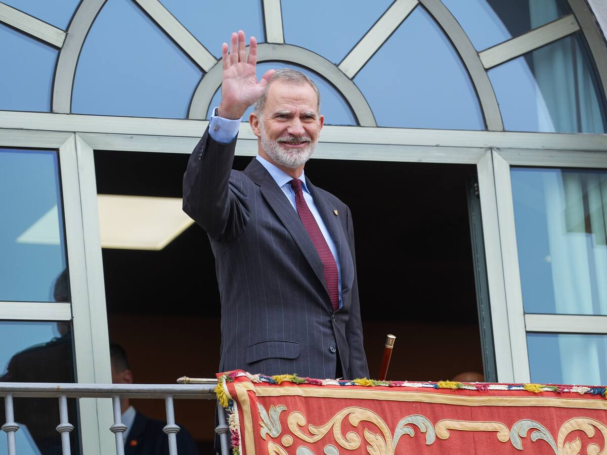 Rey Felipe VI llega a Chile para el cambio de mando: se reunirá con Kast y Boric