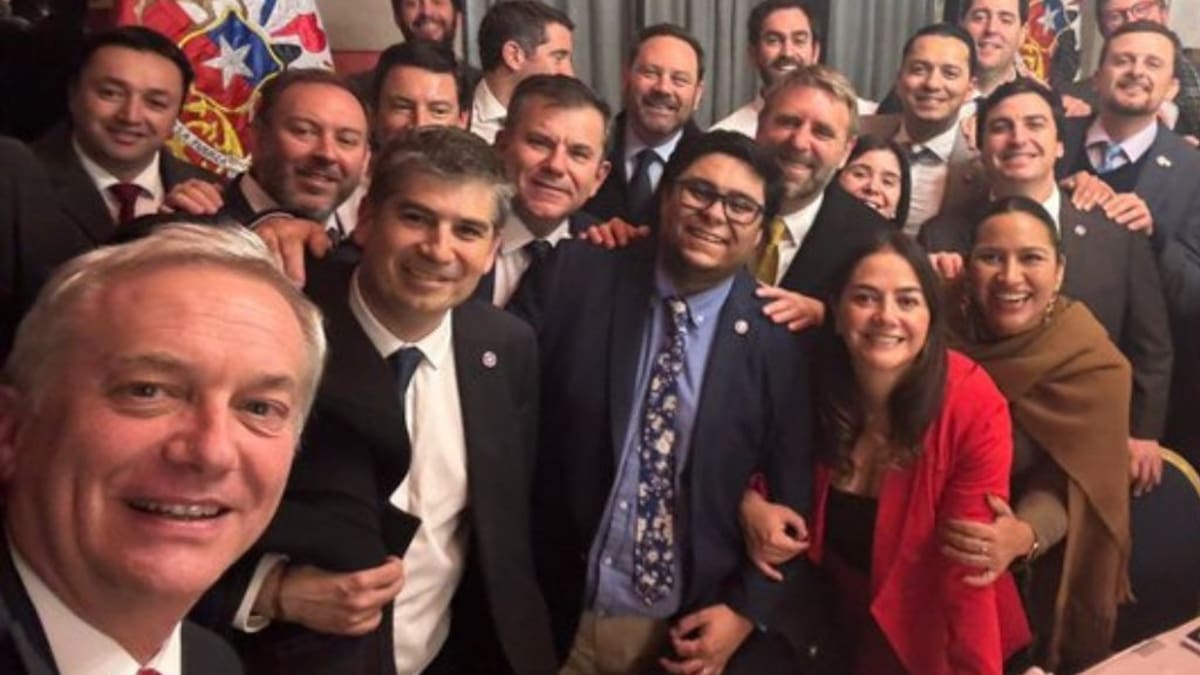 Tras semanas de tensión: Presidente Kast interviene y pide a Republicanos evitar nuevos choques con Chile Vamos