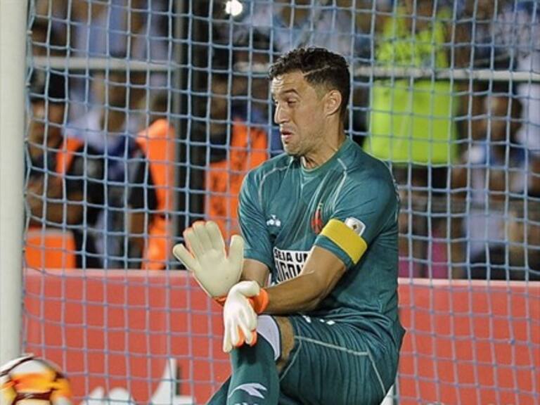 Arquero de Vasco da Gama le atajó dos penales a Lisandro López