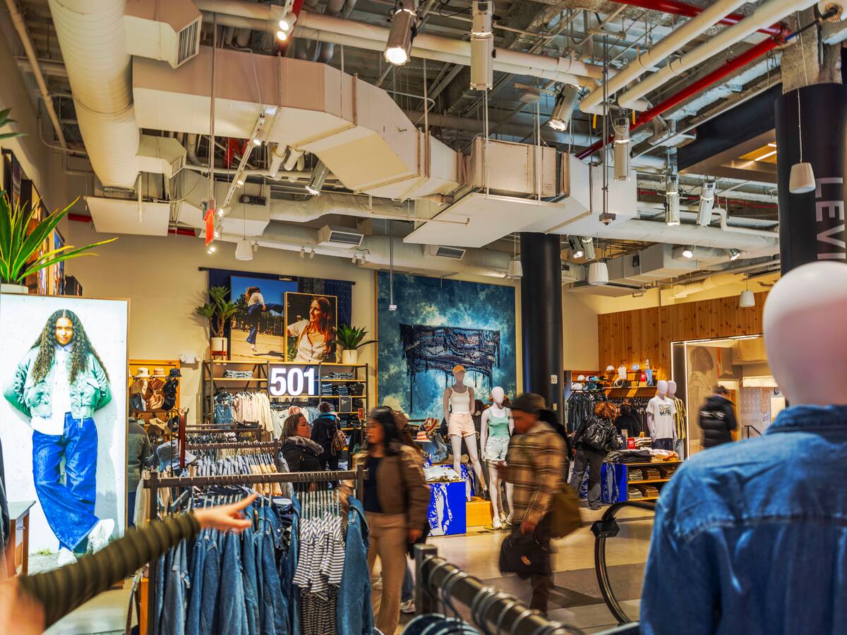 Histórica marca de ropa estadounidense abre su tienda más grande en Chile: ¿Dónde está ubicada?
