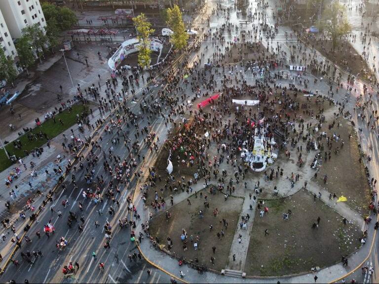 Tensa jornada: desmanes, saqueos y anuncios de querellas marcaron un nuevo aniversario del estallido social