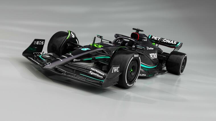 Mercedes presenta su nuevo vehículo, íntegramente negro, para la temporada 2023 de la Fórmula 1