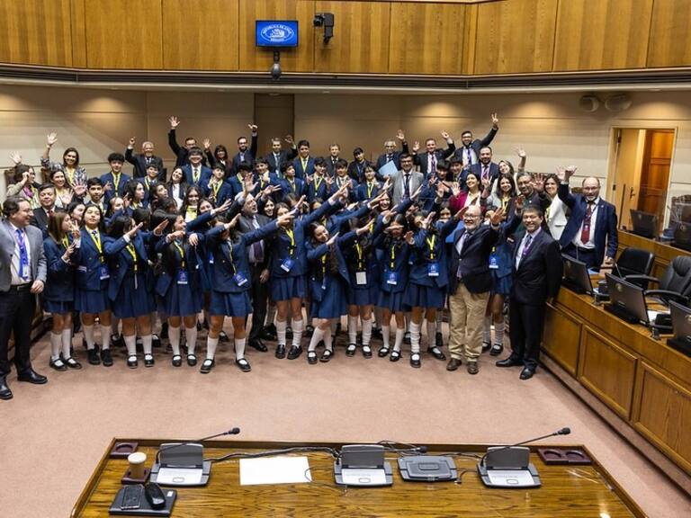 Estudiantes en el Congreso Nacional de Valparaíso | Cedida