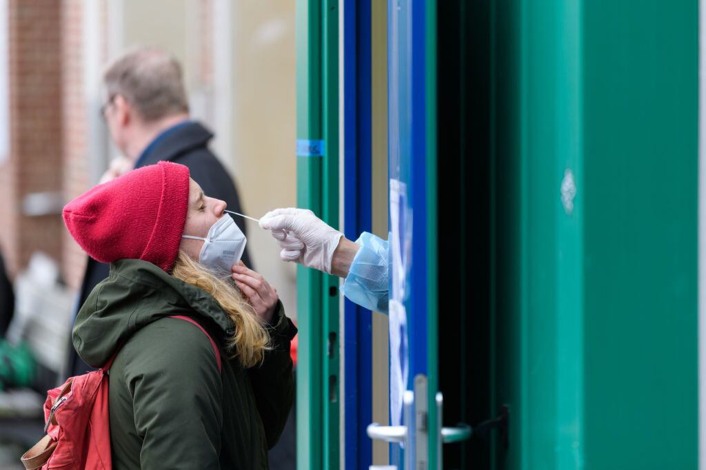 En las calles de Lüneburg se realizan test para detectar el covid-19
