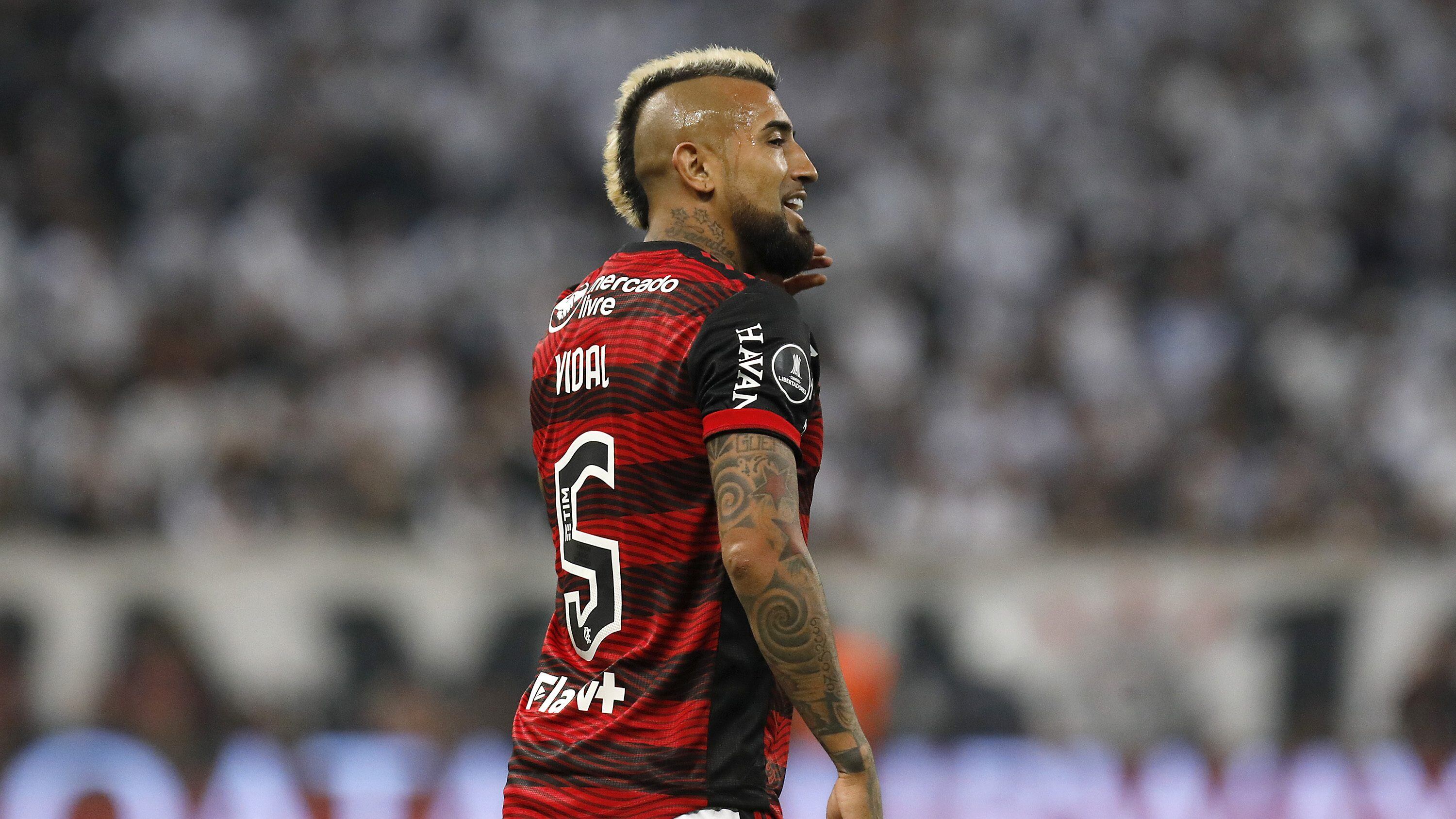 Arturo Vidal recibe elogios de su DT tras jugar Copa Libertadores: "Todo fluye cuando él toca la pelota"