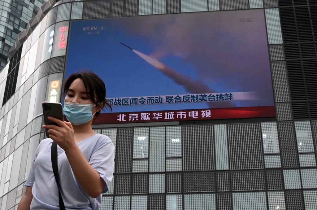 Televisión de China informa los ejercicios militares en las calles de Pekín