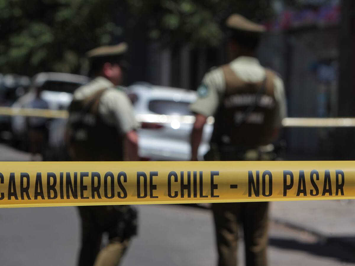 Cerrillos: desconocidos intentan robar caja de compensación haciendo un forado desde una empresa colindante