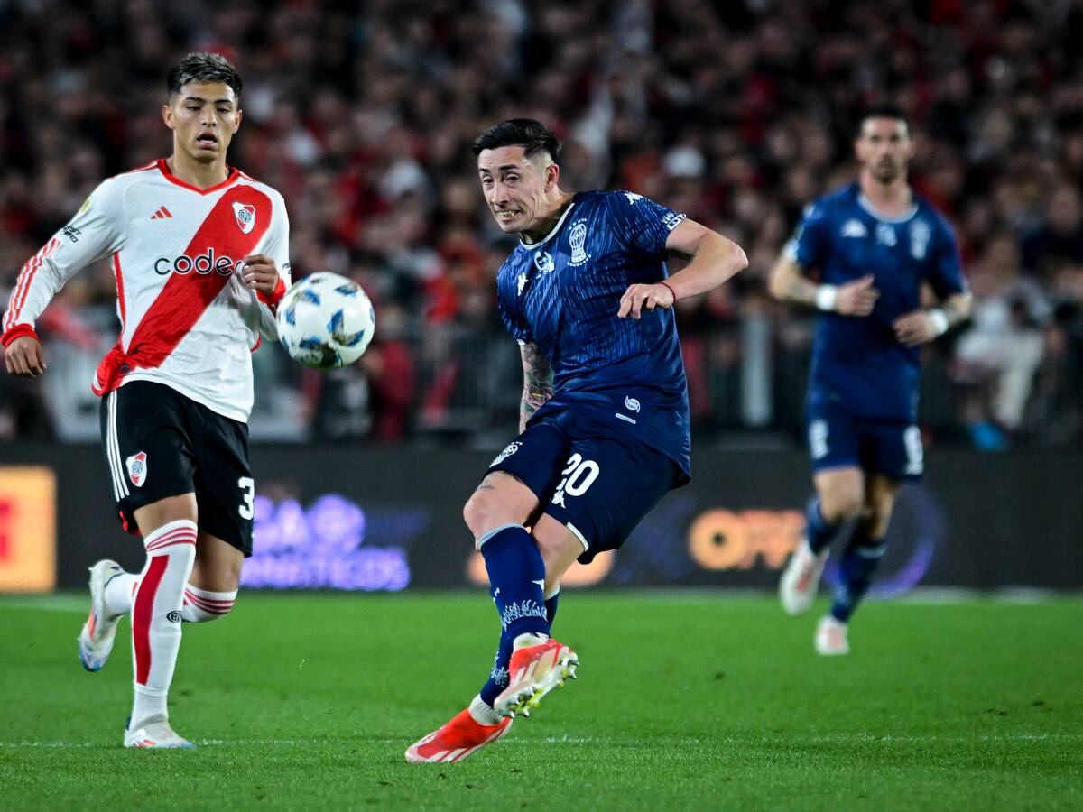 Se acerca a River: aseguran que Marcelo Gallardo llamó a Rodrigo Echeverría para ficharlo en 2025