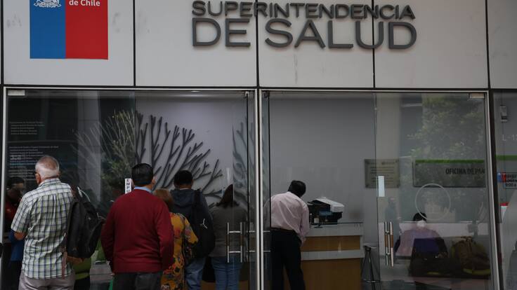 Superintendencia de Salud aumenta en casi tres veces el monto máximo del alza de los planes de isapre: desde marzo podrán subir hasta en 7,4%