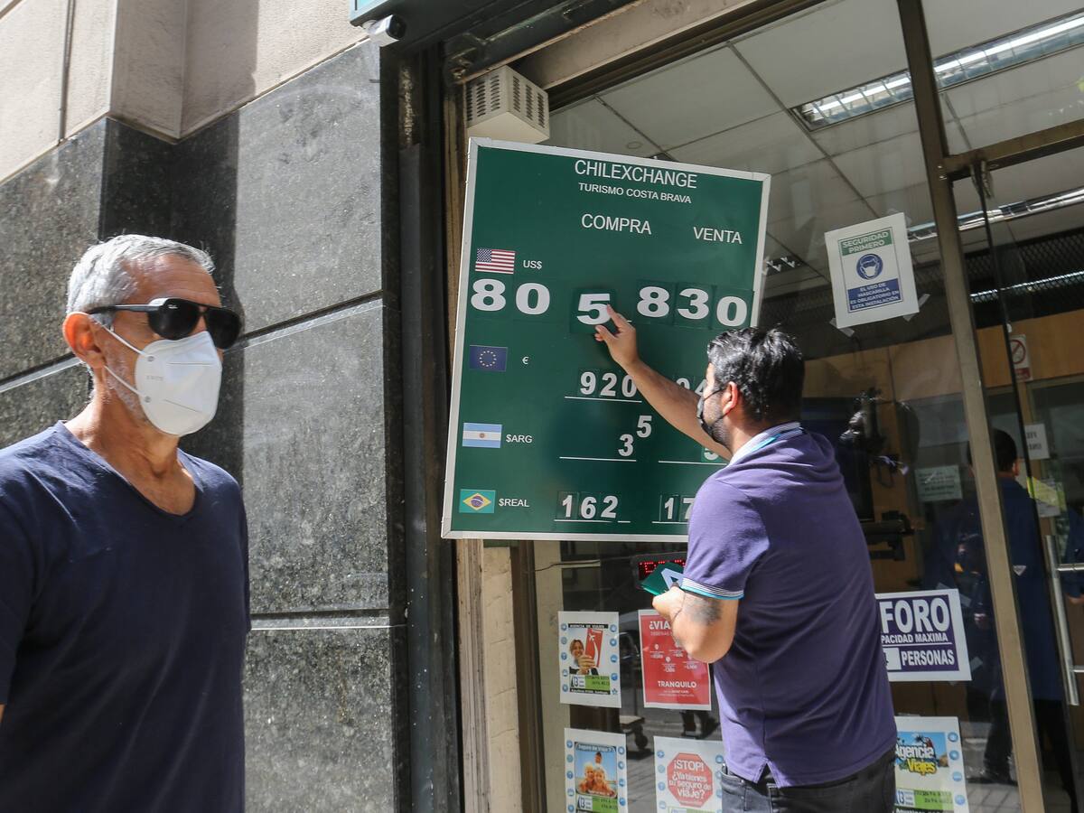 El dólar abrió sesión al alza y se mantiene sobre los $810