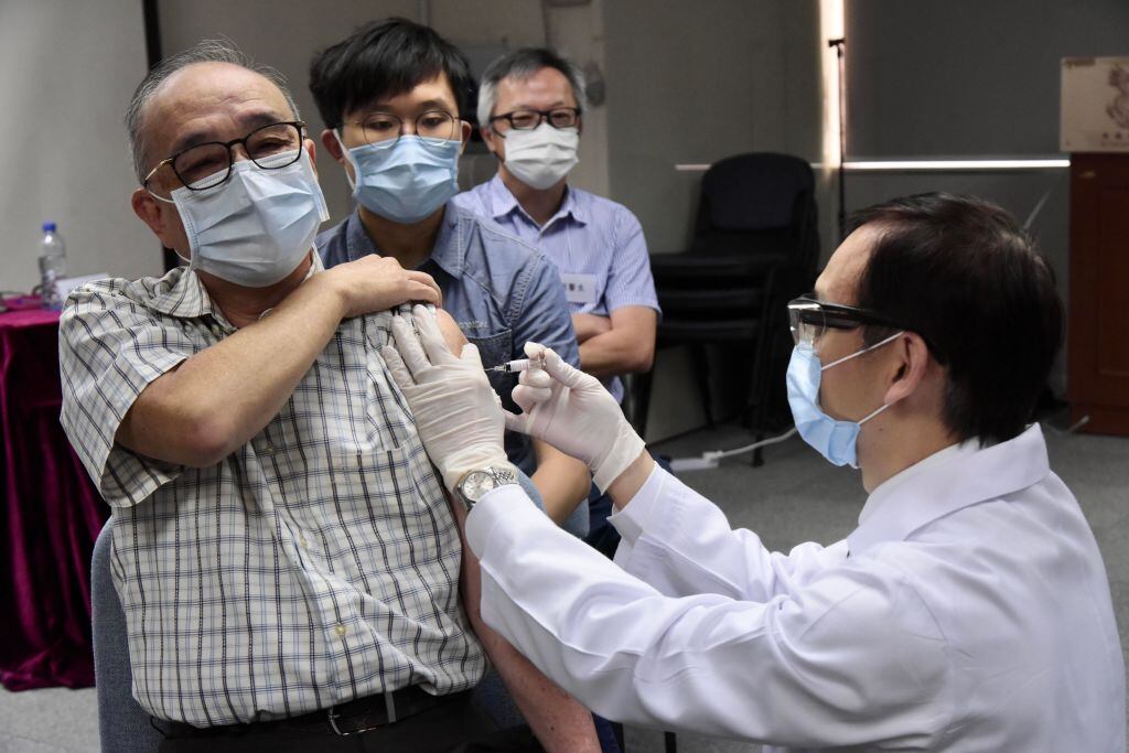Vacunación en ensayo clínico en Hong Kong