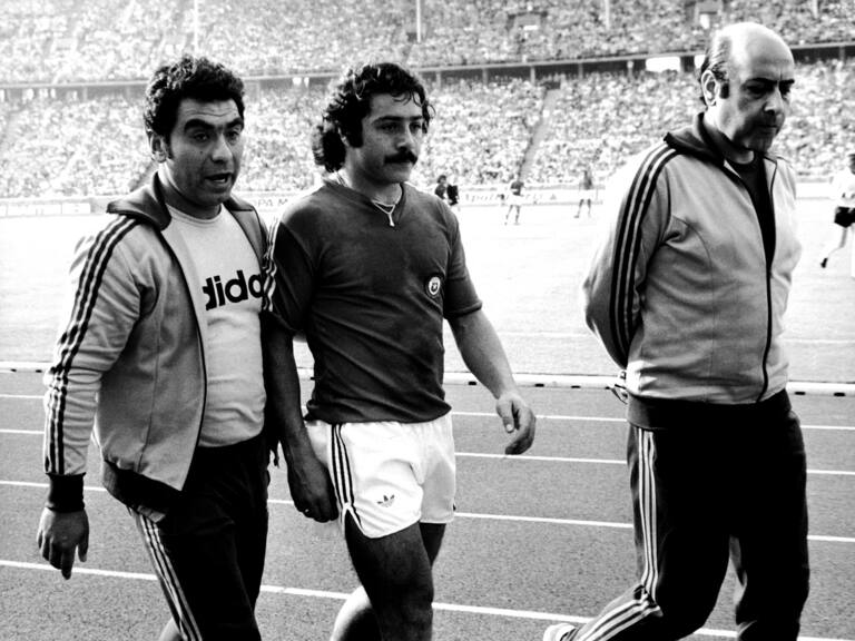 Carlos Caszely tras ser expulsado ante Alemania Federal