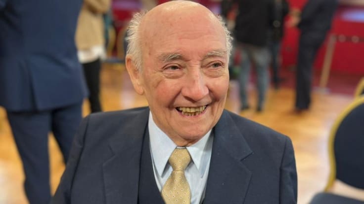 ¡Leyenda! Mario Pesce es homenajeado en La Moneda por el Día del Locutor Radial