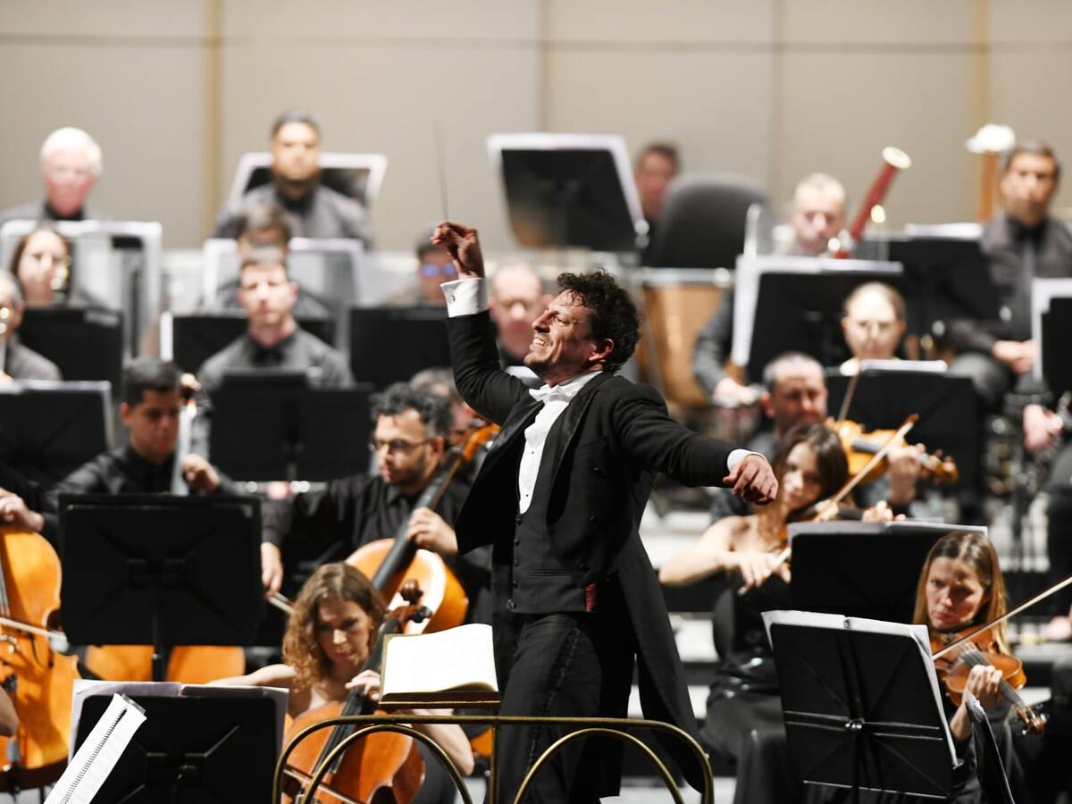 Paolo Bortolameolli triunfó en el Municipal con la Novena de Mahler