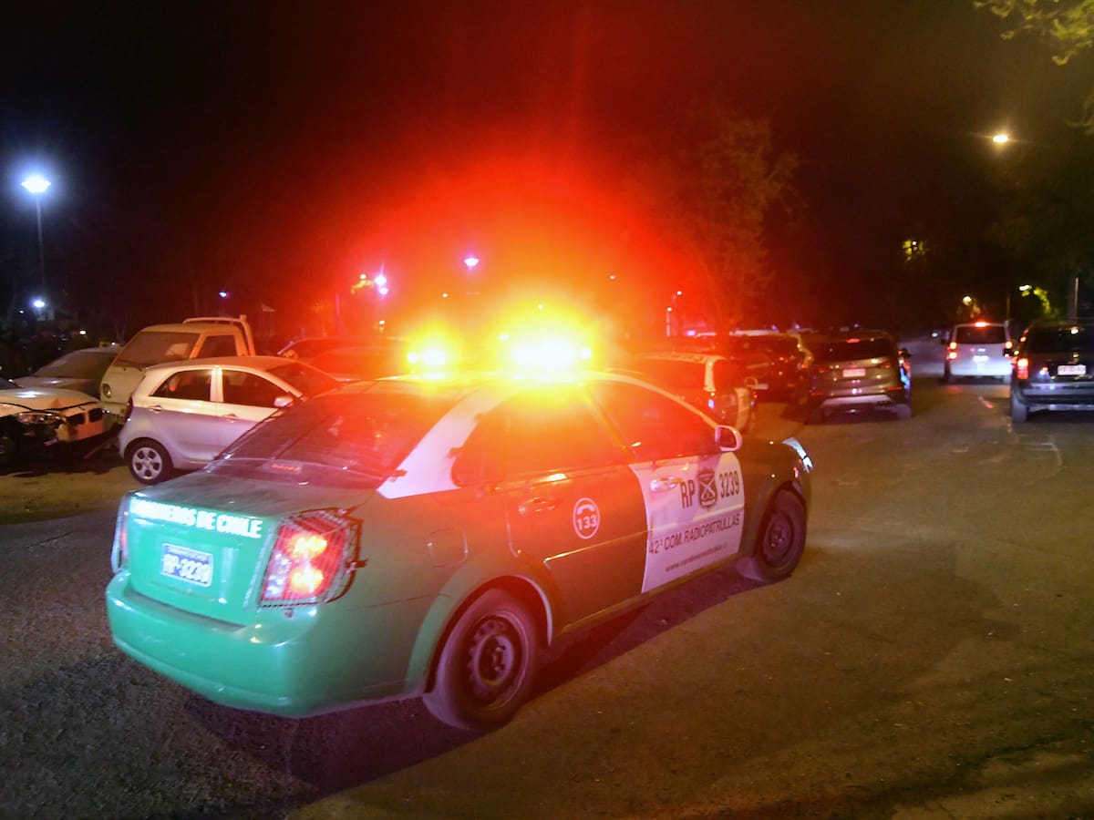 Conductor intenta atropellar a carabinero y desata persecución en San Bernardo: manejaba auto robado
