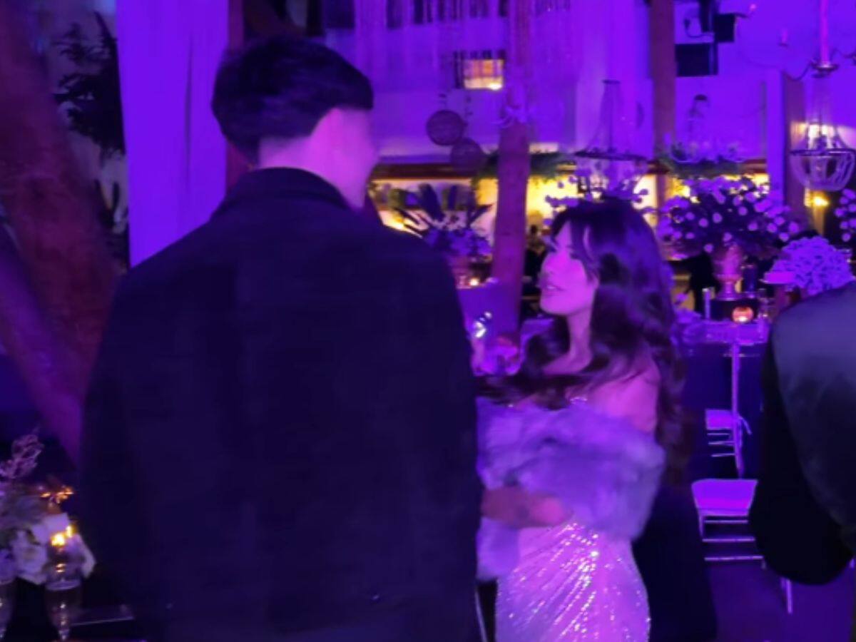 Conocida pareja de creadores de contenido es sorprendida y generan reacciones divididas: “¿Qué está pasando acá?"
