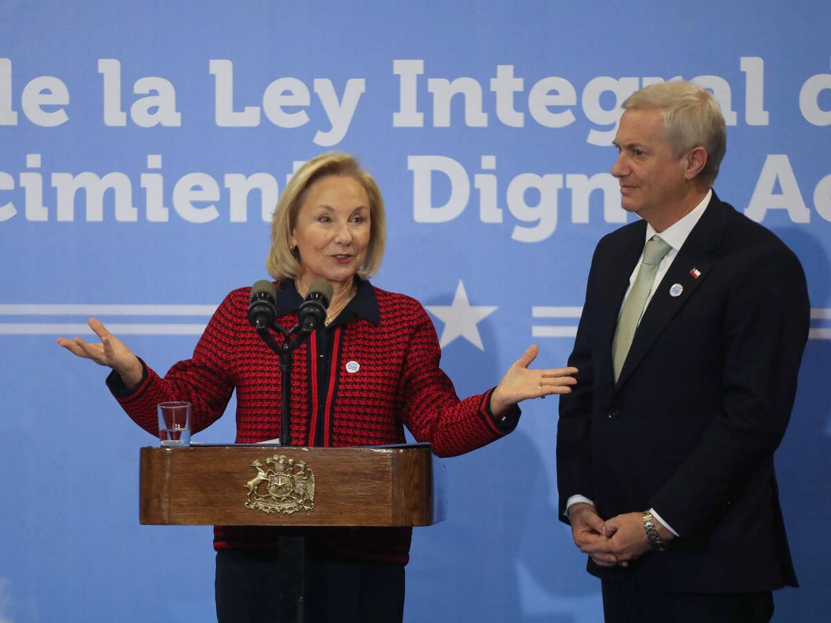 “Que sea un cambio de actitud”: Presidente Kast invita a Cecilia Morel a ceremonia por implementación de Ley Integral de Adultos Mayores