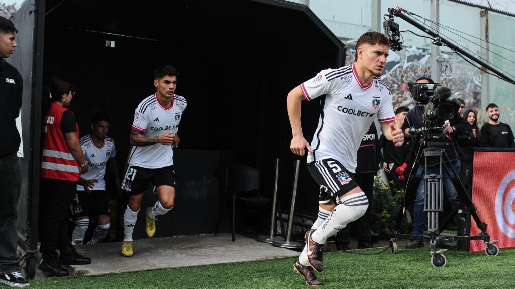 Leonardo Gil confía en dar pelea por el título en Colo Colo: "Mientras nos den los números, seguiremos compitiendo hasta el final"