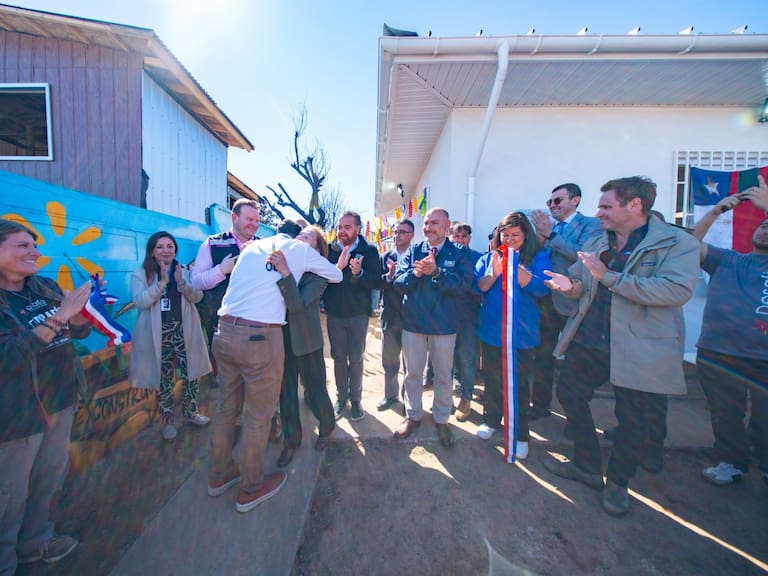 Desafío Levantemos Chile y Walmart Chile inauguran nuevo jardín infantil