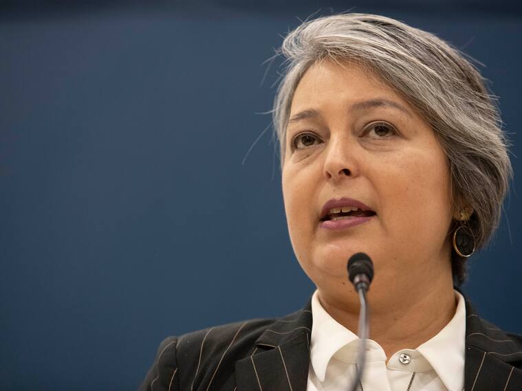Ministra Jeannette Jara acusa de “falta de empatía” a presidenta de las AFP