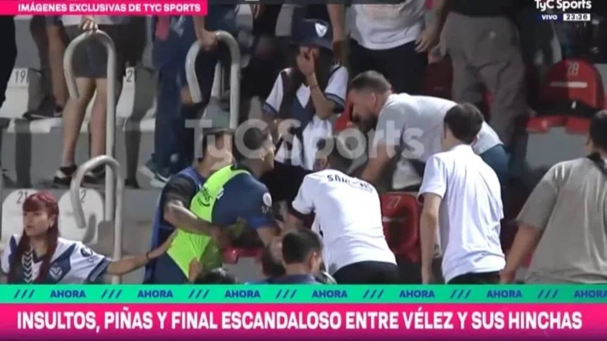 ¡Escándalo de proporciones! Jugadores de Vélez se trenzaron a golpes con hinchas tras perder la Copa Argentina