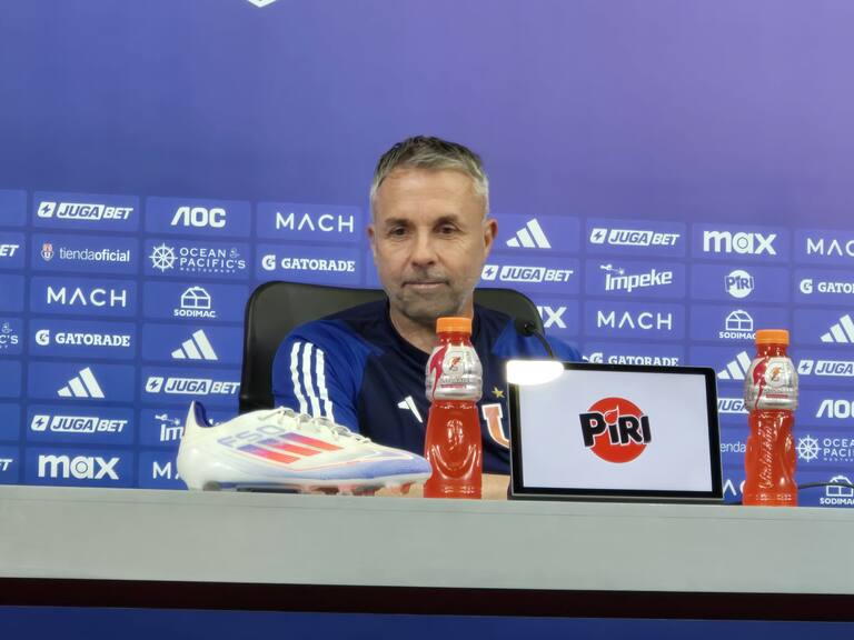 “Hay que mantener el equilibrio más que nunca”: Gustavo Álvarez no se inmuta ante el acecho de Colo Colo