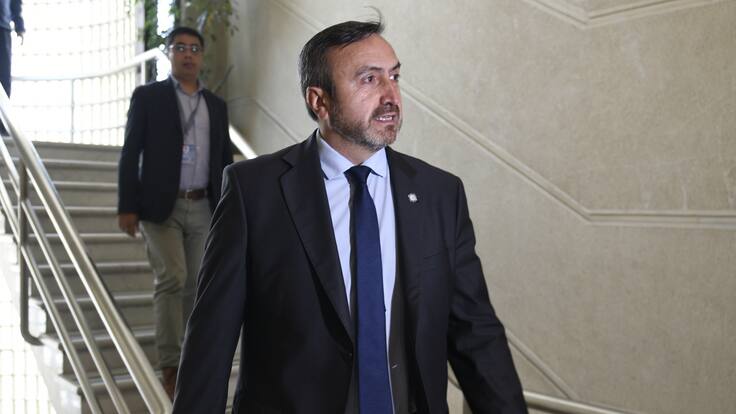 Asaltan al diputado Francisco Pulgar en un servicentro de la región Metropolitana