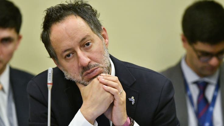 “Que las feministas se callen”: diputado Urruticoechea desata tensión en debate por modificación al aborto en Chile