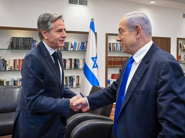 El primer ministro de Israel, Benjamin Netanyahu, recibe al canciller de Estados Unidos, Antony Blinken, en una cita oficial en la ciudad de Tel Aviv.