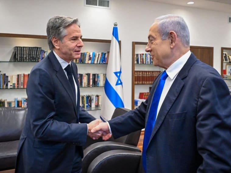 El primer ministro de Israel, Benjamin Netanyahu, recibe al canciller de Estados Unidos, Antony Blinken, en una cita oficial en la ciudad de Tel Aviv.