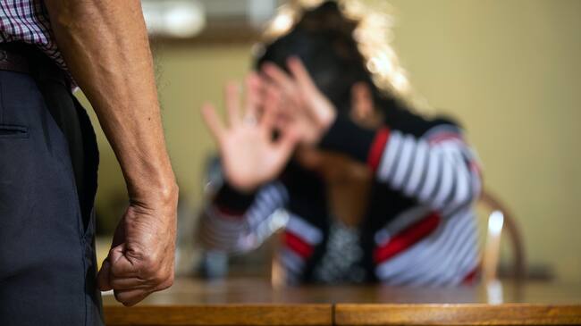 Autoridades llamaron a las mujeres a denunciar violencia intrafamiliar pese a cuarentena
